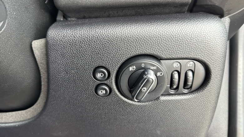 MINI Hatchback 2.0 Cooper S Exclusive II 3dr Auto [Comfort Pack] Petrol Hatchback